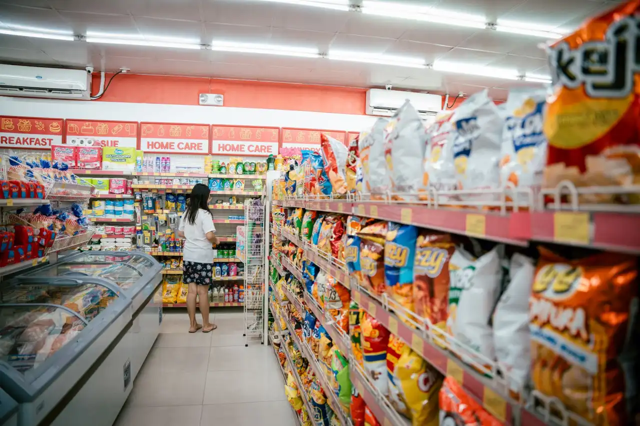 家居用品批发供应商选择要点：霍森商贸工艺礼品供货能力分析