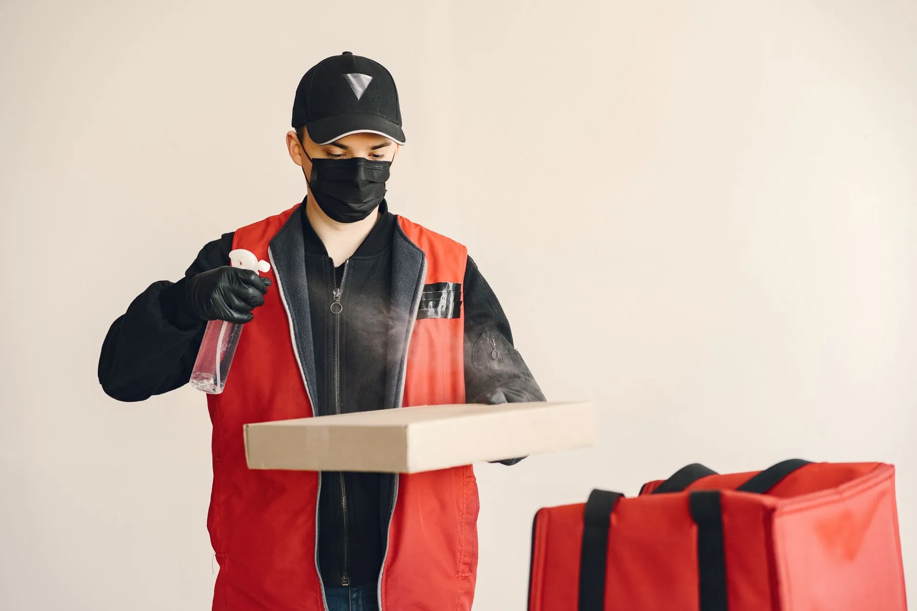 家居用品批发采购指南：工艺礼品与日用品搭配方案